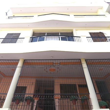 Ds Residency Varanasi-Prime Location-Parking מראה חיצוני תמונה