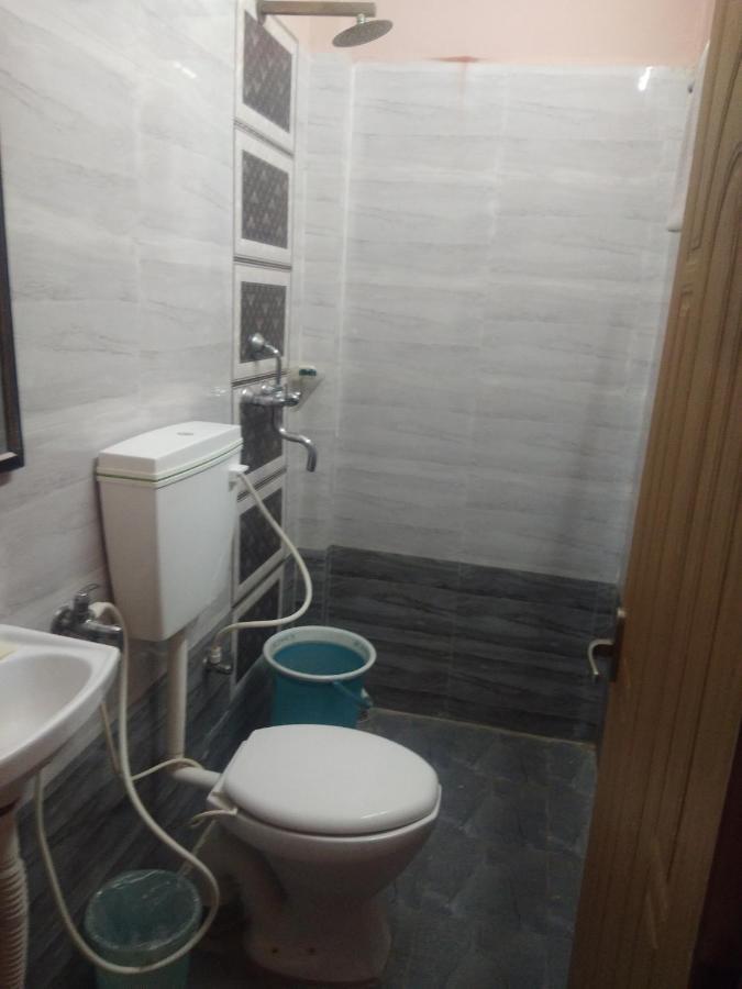 Ds Residency Varanasi-Prime Location-Parking מראה חיצוני תמונה