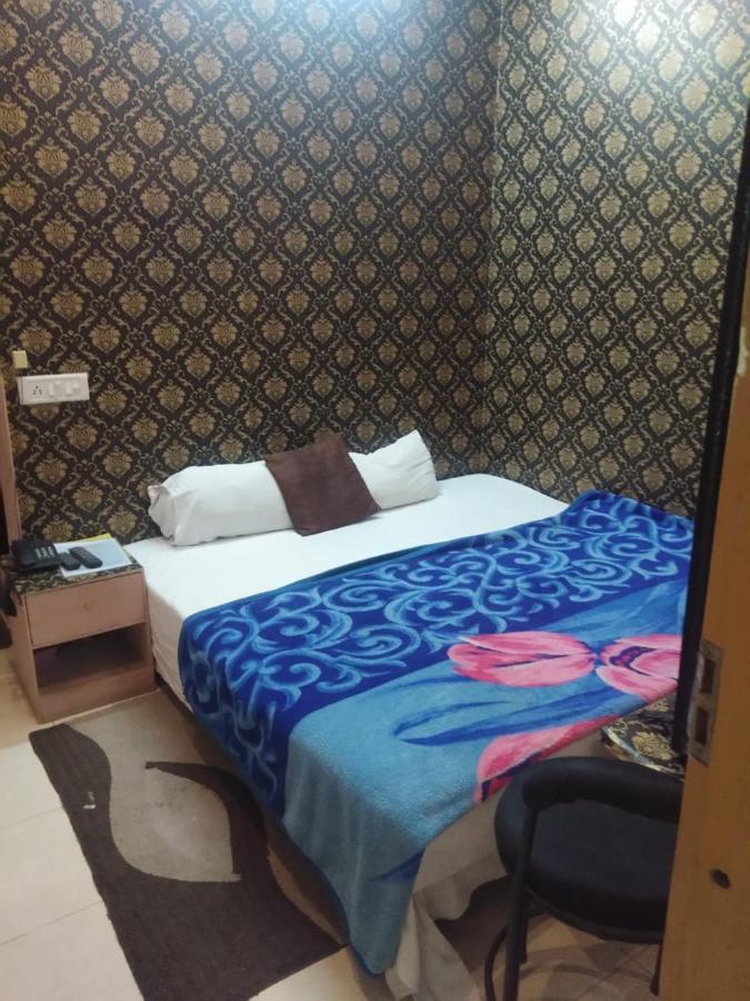 Ds Residency Varanasi-Prime Location-Parking מראה חיצוני תמונה