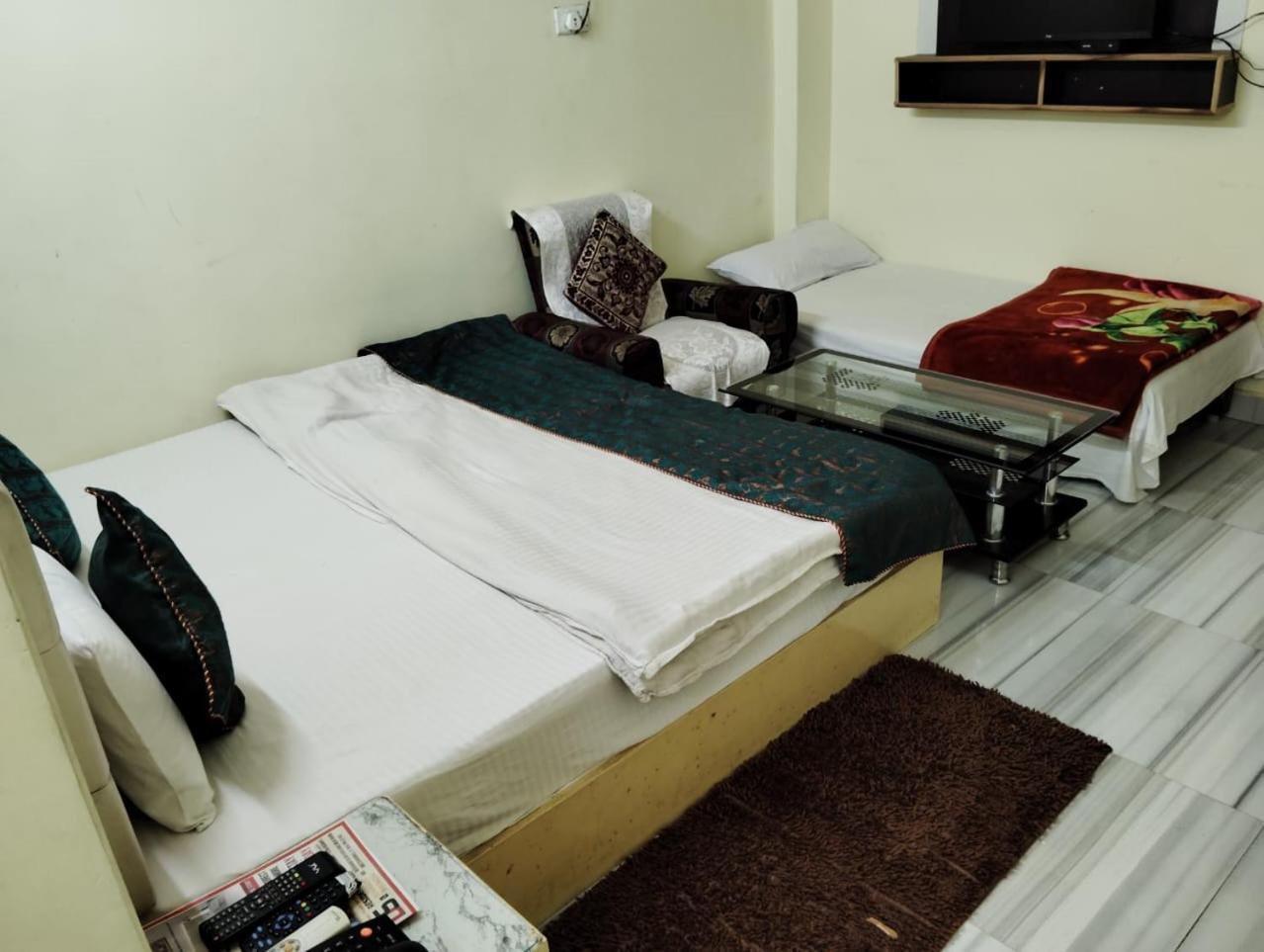 Ds Residency Varanasi-Prime Location-Parking מראה חיצוני תמונה