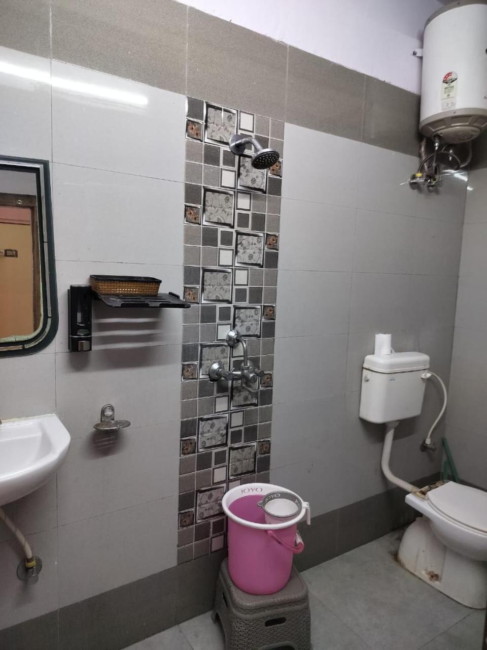 Ds Residency Varanasi-Prime Location-Parking מראה חיצוני תמונה