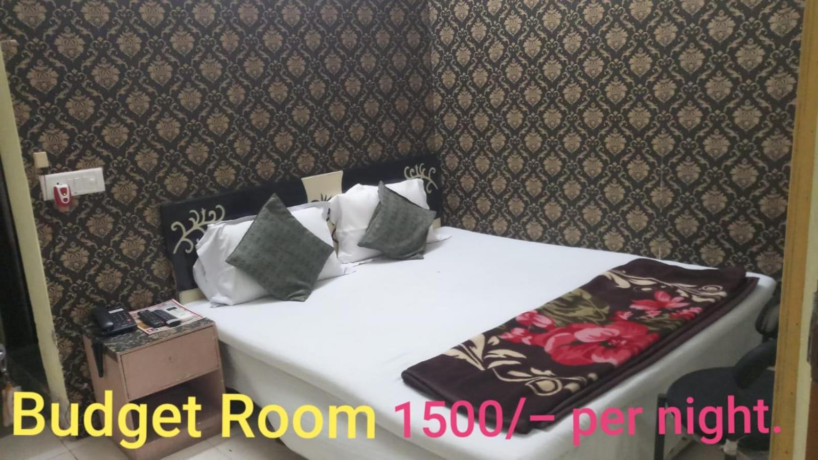 Ds Residency Varanasi-Prime Location-Parking מראה חיצוני תמונה