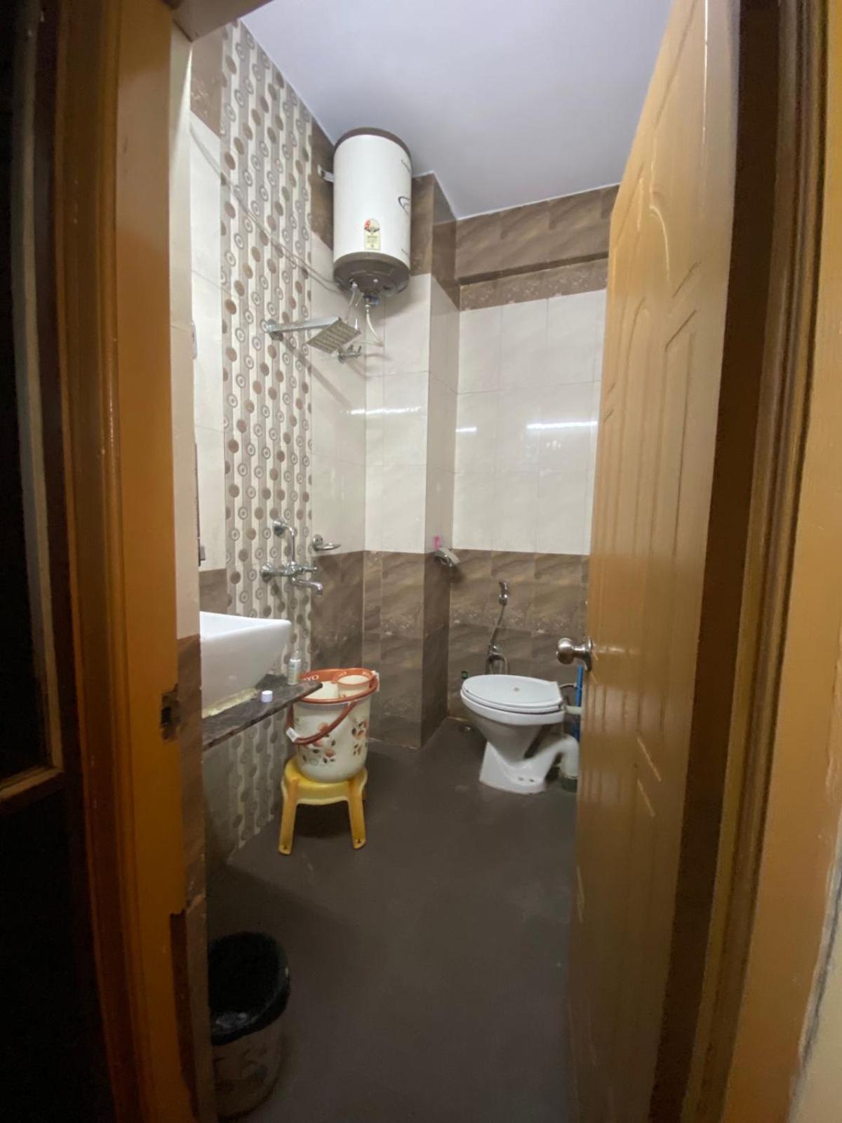 Ds Residency Varanasi-Prime Location-Parking מראה חיצוני תמונה