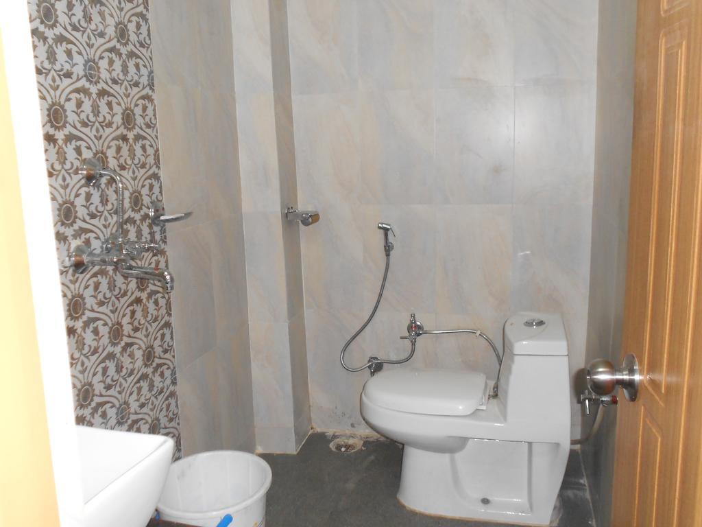 Ds Residency Varanasi-Prime Location-Parking מראה חיצוני תמונה