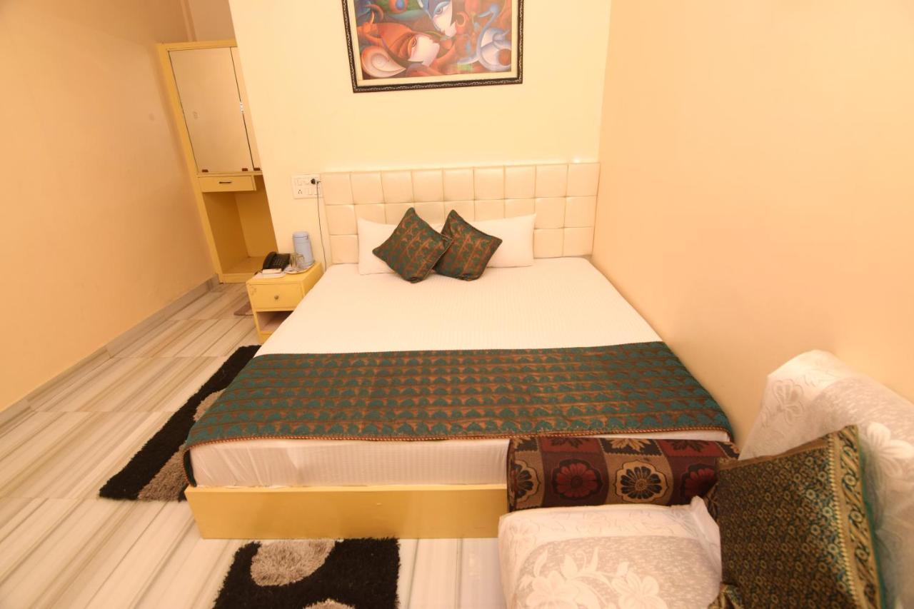 Ds Residency Varanasi-Prime Location-Parking מראה חיצוני תמונה